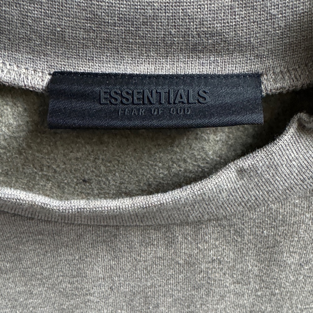 Fear of God Essentials NWT Men’s Crewneck Sweater in Heather Oatmeal - Picture 5 of 12